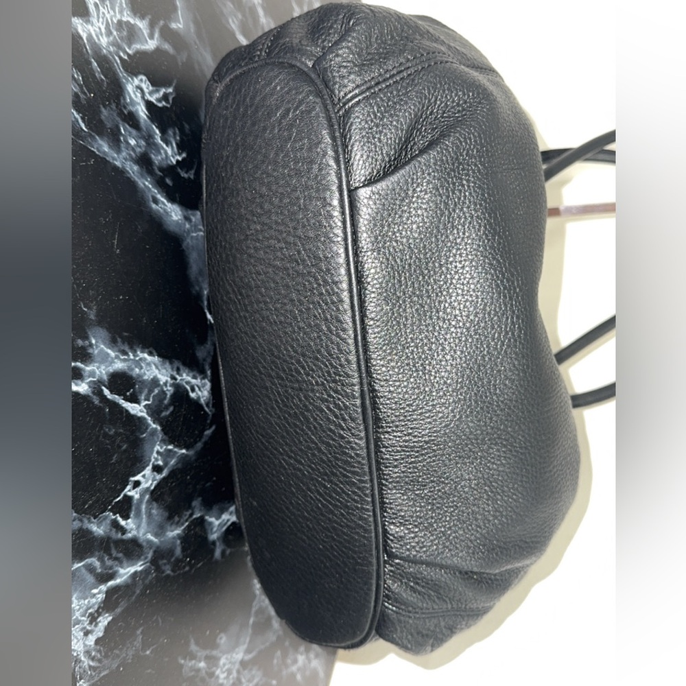 Women’s Handbag Michael Michael Kors
Black Tassel Leather Shoulder Bag AUTHENTIC - Picture 8 of 9